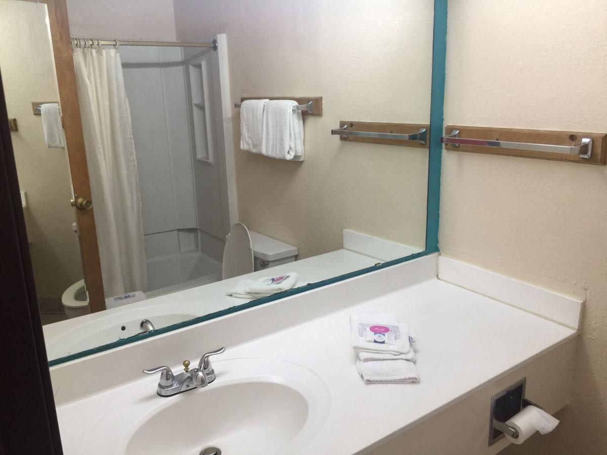 Courtesy Inn Del City Extérieur photo