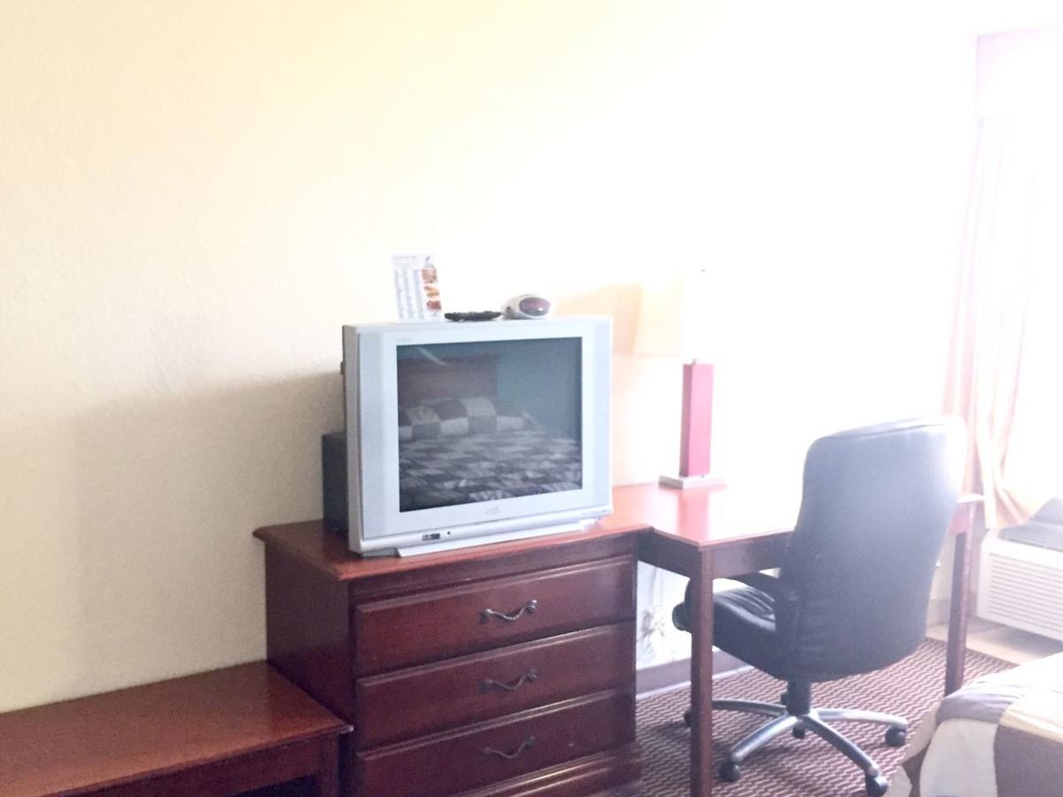 Courtesy Inn Del City Extérieur photo