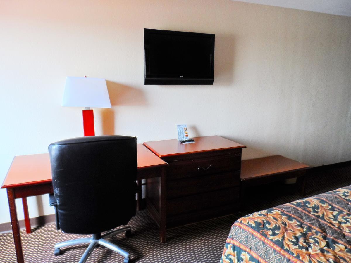 Courtesy Inn Del City Extérieur photo